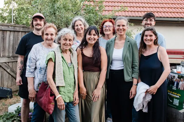 Niklas Prieler, Christiane Moritz, Brigitte Weber, Katharina Wierzuchla, Samara Sánchez Pöll, Evi Koch, Anha Haider-Wallner Niki Brunäcker und Mattea Hahnekamp. | Foto: GRÜNE Eisenstadt
