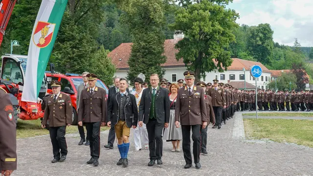 Auch die steirische Politik war bei der Feuerwehr-Wallfahrt im Stift Rein vertreten. | Foto: LFV | C. Karner