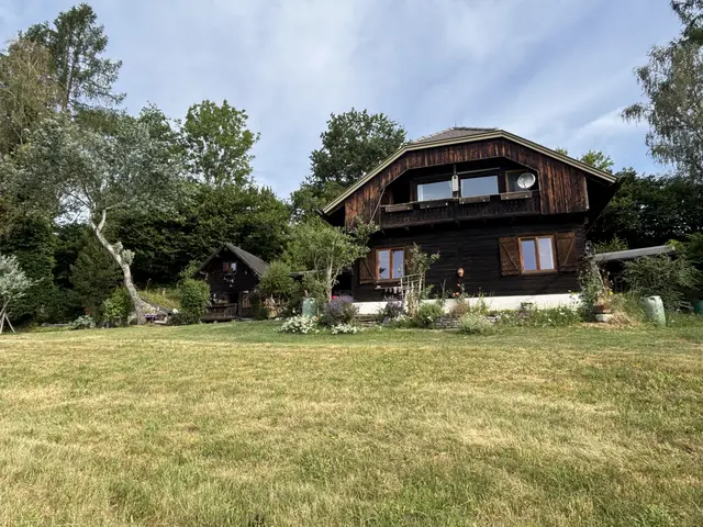 Das Bauernhaus wurde am Kraigerberg abgetragen - dort sollte es abgerissen werden. | Foto: MeinBezirk.at/Astrid Siebert