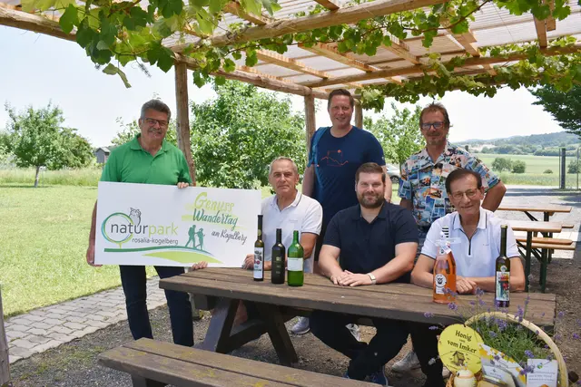 Die Bürgermeister aus dem Bezirk Mattersburg laden am 19. September zum Genusswandertag am Kogelberg ein. | Foto: Nicole Schuh