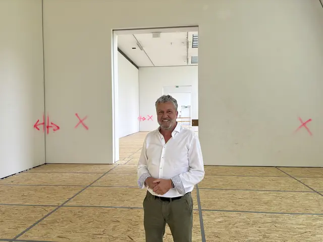 Burghauptmann Reinhold Sahl betont, dass sich das gesamte Projekt im Grunde umgestellt hat.  | Foto: Luca Arztmann/MeinBezirk