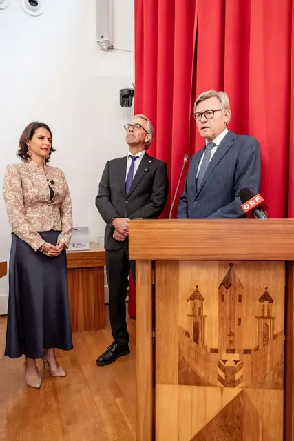 Am Mittwoch, 15. Juli 2026, wurde Christoph Brandstätter (ÖVP) neuer Vizebürgermeister der Stadt Salzburg. Die offizielle Angelobung erfolgte im Rahmen einer Gemeinderatssitzung in die Hand von Landeshauptfrau Karoline Edtstadler. | Foto: Stadt Salzburg/Wildbild