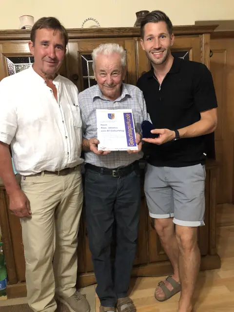 Alois Jelosits feierte seinen 85. Geburtstag.  | Foto: Gemeinde Deutsch Schützen-Eisenberg