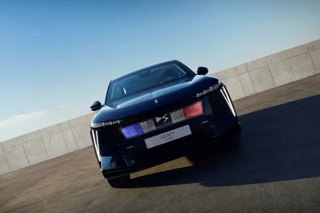 Frankreichs neues Präsidentenfahrzeug, der Der DS N°7 Élysée, vereint Vollpanzerung, 679 Kilometer Reichweite und französische Handwerkskunst auf höchstem Niveau. | Foto: DS Automobiles