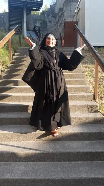 Margit Schnörch als Klosterschwester in "Tosca"