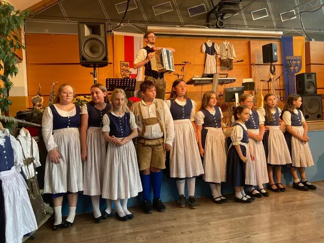 Mit viel Freude und Engagement lernen die jungen Tänzerinnen und Tänzer Kärntner Volkstänze und halten damit heimisches Brauchtum lebendig. | Foto: Volkstanzgruppe Gegendtal