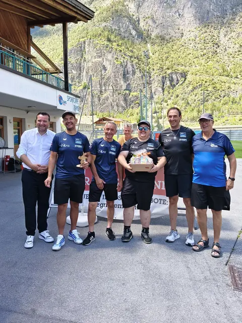 3. Platz EV Tirol: Nach dem zweiten Platz im Vorjahr auch 2026 wieder am Stockerl – der EV Tirol freute sich über Rang 3.
 | Foto: SV Zams Stocksport 
