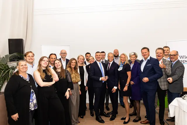 Mit dem neuen Bezirksparteiobmann, Andreas Eisenbock (ÖVP), möchte sich die Partei auch auf Bezirksebene thematisch neu ausrichten.  | Foto: Paola Komanek