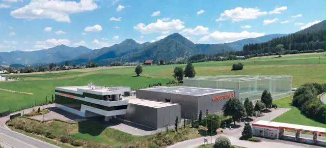 Der Zubau für das neue Ersatzteil- und Komponentenlager wird direkt an das bestehende Objekt angeschlossen. 