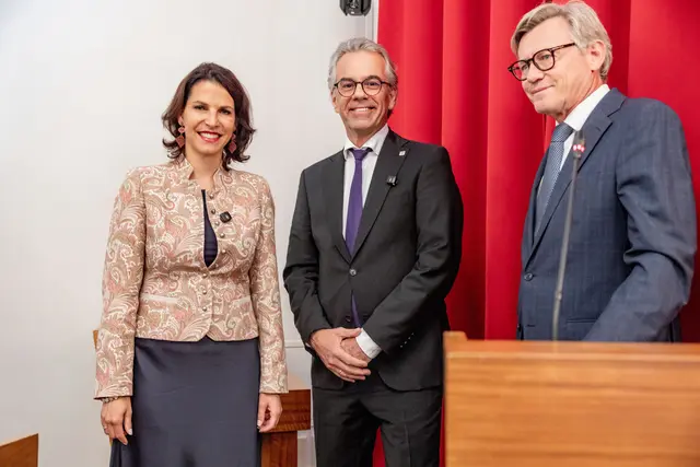 Am Mittwoch, 15. Juli 2026, wurde Christoph Brandstätter (ÖVP) neuer Vizebürgermeister der Stadt Salzburg. Die offizielle Angelobung erfolgte im Rahmen einer Gemeinderatssitzung in die Hand von Landeshauptfrau Karoline Edtstadler. | Foto: Stadt Salzburg/Wildbild