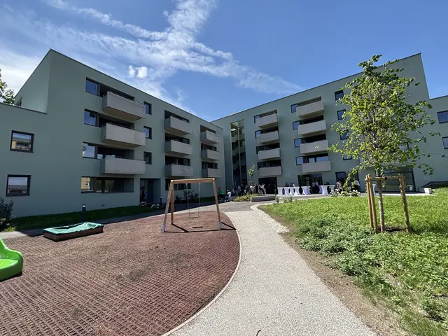 In der Otto-von-Lilienthalstraße in Salzburg-Taxham wurden heute, am 15. Juli 2026 die Schlüssel zu 24 geförderten Mietwohnungen übergeben.  | Foto: MeinBezirk Salzburg