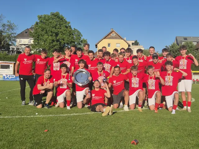 Groß ist die Freude und der Stolz beim Meisterteam der SG Sirnitz/Steuerberg, das heuer sensationell die U17-Elite-Liga gewinnen konnte. | Foto: Privat