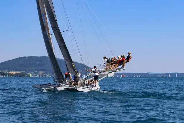 Die „Clandesteam“ erreichte als erstes Boot das Ziel. | Foto: Jonsson