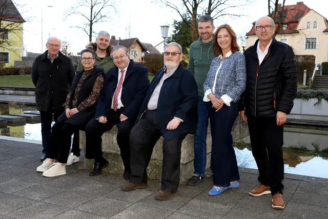 Vorstand des Grenzgänger Landesverbandes. Von links: Werner Jung, Regine Auer, Christoph Schmidhammer, Gerald Hamminger, Helmut Söllinger, Simon Sigl, Mag. Andres Wolfgruber-Dörfl, Franz Wallner. | Foto: Grenzgänger Landesverband