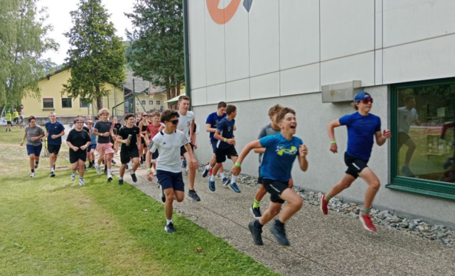 Laufende Hilfe für Brasilien: Die Schladminger Schülerinnen und Schüler sammelten über 9.000 Euro für wohltätige Zwecke. | Foto: PSC Schladming