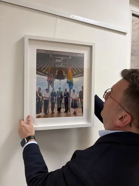 Die Ausstellung zeigt Fotos von der Reise des Bezirksvorstehers Wilfried Zankl (SPÖ) nach Gifu. | Foto: BV12/Mallinger