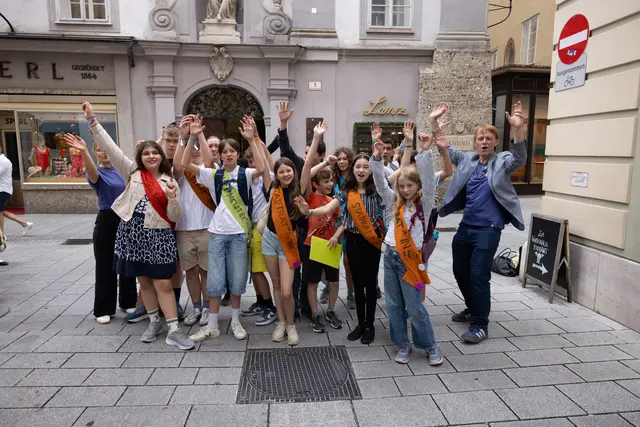 Die Kinderstadt-Regierung von Mini-Salzburg besuchte den Salzburger Gemeinderat.  | Foto: Stadt Salzburg/Wildbild