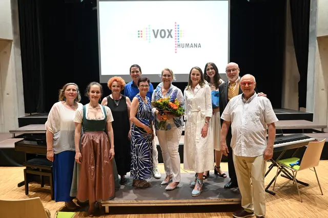 Dorothea Stattmann, Katja Kalmar, Elisabeth Ziegler, Florian Simm, Bürgermeisterin Dagmar Händler, Karin Sautner, Vizebürgermeisterin Natalie Scharschon, Michaela Hagenauer, Johannes Dietl und Wolfgang Ziegler.  | Foto: Pohl