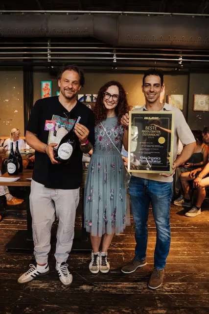 KiMa Organics Plizmanufaktur mit Kalk&amp;Kegel-Herausgeber Michael Pöcheim-Pech und Geschäftsführerin Julia Zötsch | Foto: Lihotzky/Kink