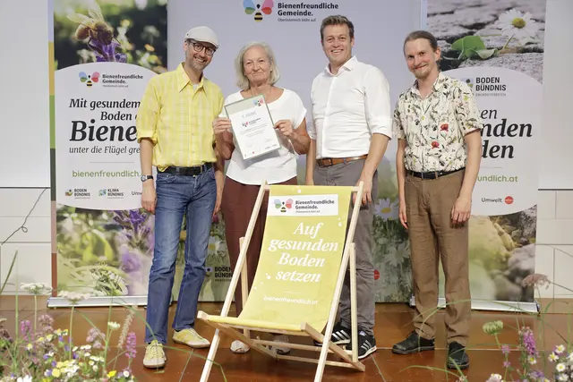 Von links: Norbert Rainer, Pia Knogler, Stefan Kaineder und Georg Wiesinger.

  | Foto: Land OÖ/Daniel Kauder