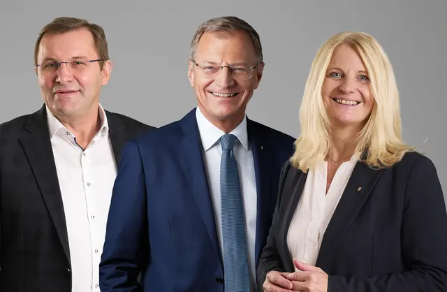 Landtagsabgeordneter Georg Ecker, Landeshauptmann Thomas Stelzer und Bezirksparteiobfrau Landtagsabgeordnete Gertraud Scheiblberger. | Foto: OÖVP