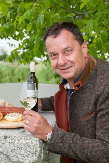 "Ausgezeichnete Weine und ein tolles Publikum garantieren Jahr für Jahr ein gelungenes Fest", sagt ÖVP-Bezirksparteiobmann Landtagsabgeordneter Bürgermeister Anton Froschauer.  | Foto: Boris Mitterlehner