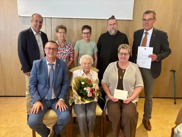 Die älteste Bewohnerin von Rosenburg-Mold, feierte mit Familie, Freunden und zahlreichen Gratulanten ihren 100er. | Foto: Markus Kahrer