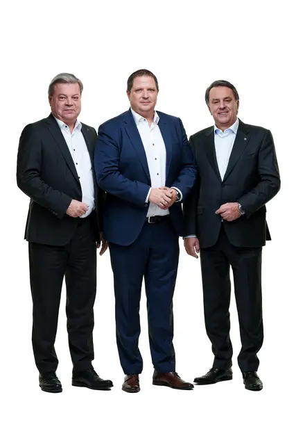 Abgeordneter zum Nationalrat WBNÖ Direktor Harald Servus, Bezirksgruppenobmann in St. Pölten Mario Burger und WKNÖ Präsident WBNÖ Landesgruppenobmann Wolfgang Ecker über die Senkung der Lohnnebenkosten. | Foto: WBNOE/Monihart