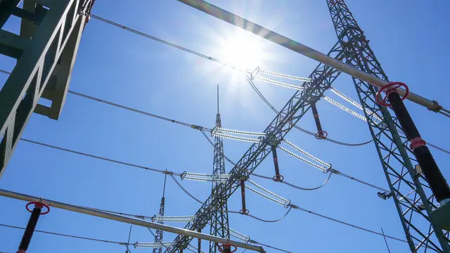 E-Control zieht Zwischenbilanz: Nach Angaben der Regulierungsbehörde blieben die Auswirkungen internationaler Krisen auf die Strom- und Gaspreise in Österreich bislang vergleichsweise moderat. | Foto: Andreas Pölzl/MeinBezirk