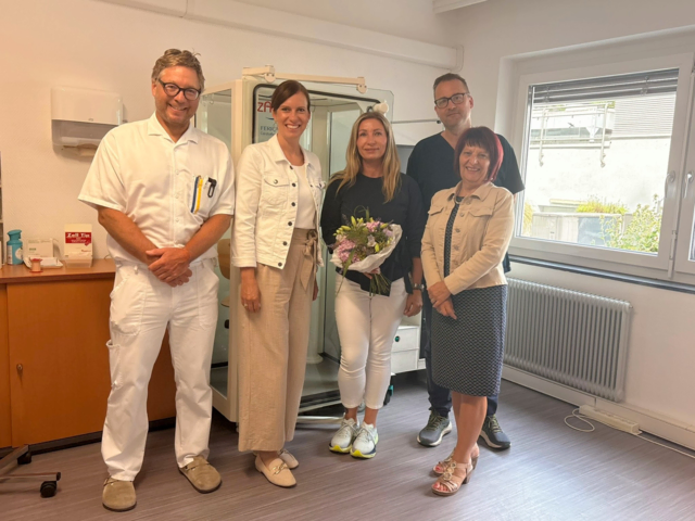 Ärztlicher Direktor Prim. Dr. Stefan Leidl, Kaufmännische Direktorin Jacqueline 
Kreismayr, MBA MA, Gudrun Lindemeier, Dr. Alexander Lindemeier, Pflegedirektorin Doris 
Fahrnberger-Schober, MSc
FOTOCREDIT: LK Waidhofen/Yb | Foto: LK Waidhofen/Ybbs