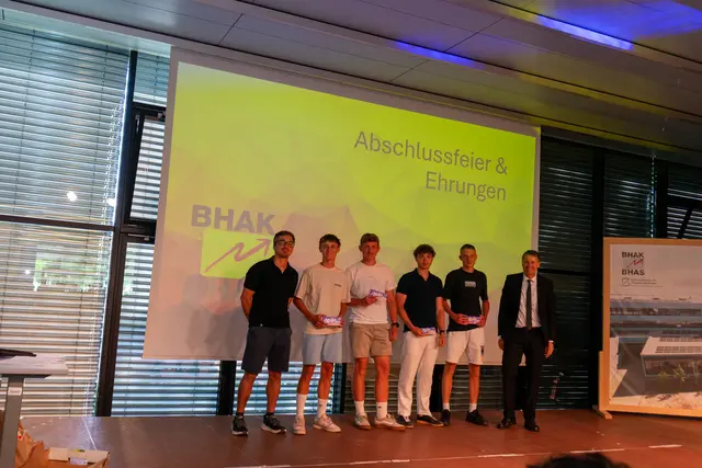 erfolgreiche Tennismannschaft | Foto: BHAK/BHAS/PFLEGE.FS Schwaz