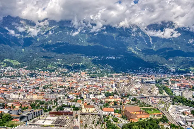 Eine Innsbrucker Autovermietungsfirma erstatte Mitte Juli Anzeige wegen Veruntreuung. Zwei vermietete Fahrzeuge sind nicht auffindbar, der Kontakt zum Kunden ist abgebrochen. | Foto: pixabay/realluca009
