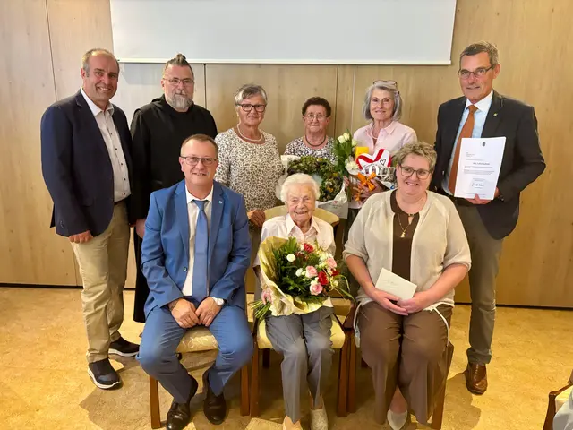 Die älteste Bewohnerin von Rosenburg-Mold, feierte mit Familie, Freunden und zahlreichen Gratulanten ihren 100er. | Foto: Markus Kahrer