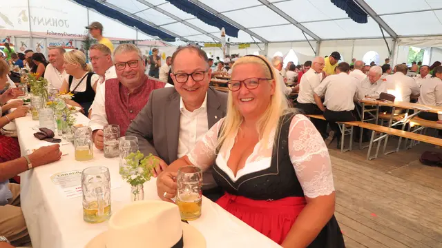 v.l.n.r.: Bezierksparteiobmann Karl Walch, Landesrat Mag. Martin Winkler (SPÖ), SPÖ Parteiobfrau Eva Kaisinger