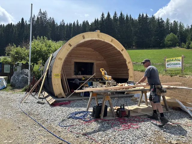 Direkt davor wird in Kürze ein überdimensionales rund 1.800 kg schweres Steiermark-Herz aus Eisen montiert. | Foto: MeinBezirk/Angelika Kern