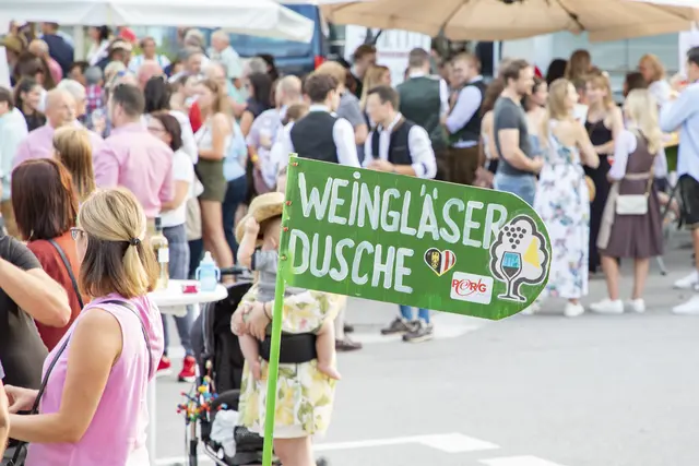 Weingläser-Dusche | Foto: gemeindejournal.at