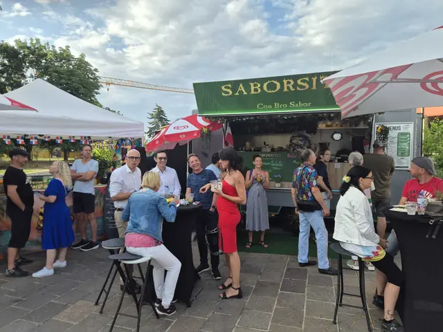 Gute Stimmung auch bei den Food Trucks am Hauptplatz | Foto: Werner Koch | Gemeinde Seiersberg-Pirka