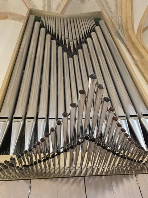 Die „Westenfelder Orgel“ wurde vor 23 Jahren geweiht, sie erfülle die Wünsche der Gottesdienstbesucher wie auch Konzertbesucher. | Foto: Anita Galler