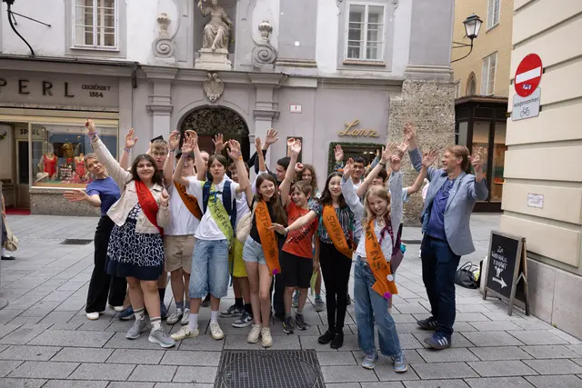 Die Kinderstadt-Regierung von Mini-Salzburg besuchte den Salzburger Gemeinderat.  | Foto: Stadt Salzburg/Wildbild