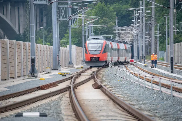Die Österreichischen Bundesbahnen nutzen eine bereits bestehende Streckensperre auf italienischer Seite für umfangreiche Erhaltungsarbeiten an der Brennerstrecke.  | Foto: © ÖBB Gerhard Berger