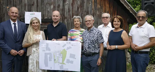 Von links: Christian Dörfel, Andrea Wildberger, Ulrich Gutenthaler, Evelyne und Gerhard Hackl, Wolfgang Gutenthaler, Johanna Miesenberger und Johannes Hinterreither-Kern. | Foto: Land OÖ/Kauder