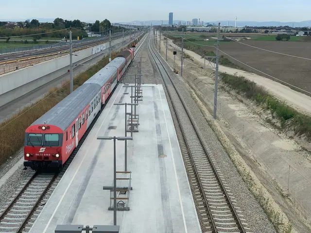 Zwischen Aspern Nord und Raasdorf gab es am Donnerstagvormittag eine Streckenunterbrechung. (Archiv) | Foto: Ernst Gruber