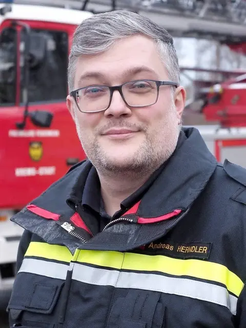 Andreas Herndler ist operativer Leiter der für die politischen Bezirke Krems-Stadt und Krems-Land primär zuständigen Bereichsalarmzentrale  | Foto: FF Krems