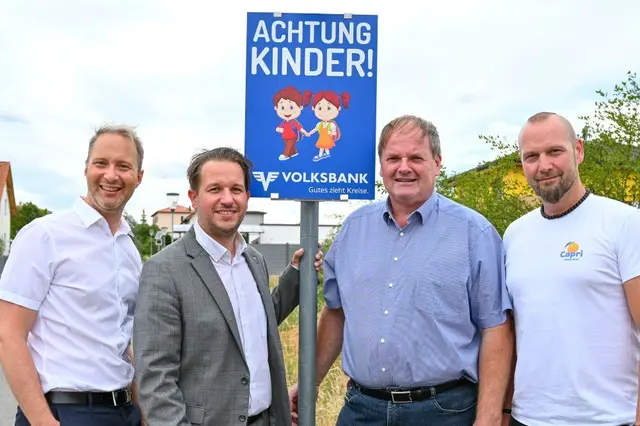In der Juliane-Mittermaier-Straße gibt es ab sofort neue Hinweisschilder mit der Aufschrift „Achtung Kinder!“. | Foto: Langstadlinger / Stadtgemeinde Horn