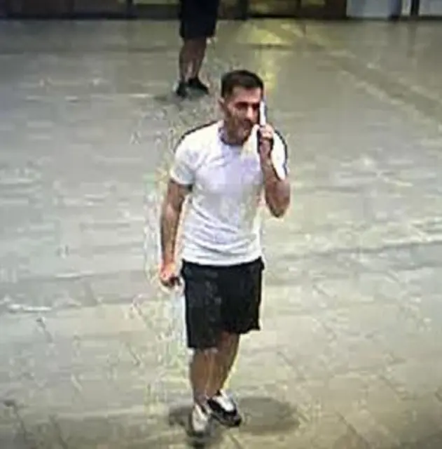 Dieser Mann wird nach einer brutalen Attacke in St. Pölten gesucht. | Foto: LPD NÖ