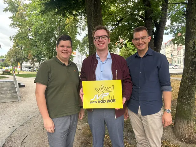 V.l.: Landesobmann JVP OÖ Raphael Kopf, Wels Vorsitzender Michael Hörzi und Landesgeschäftsführer Fabian Egger | Foto: MeinBezirk/Felix Aschermayer