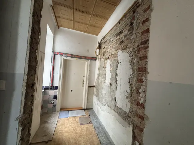 Einzelne Wohnungen sind noch belebt. Rundherum: eine Baustelle. | Foto: Nathanael Peterlini/MeinBezirk