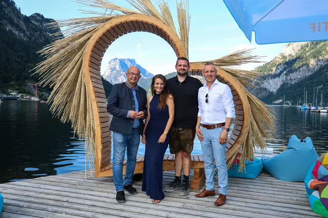 Gerold Royda (WKO), mit den Restaurantleiterin Lea Marie Attwenger, Küchenchef Paul Wieder und Gastgeber Lulzim Fejzullahi. | Foto: lulzim.at
