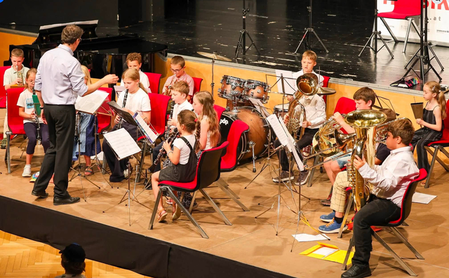 Bläser, Streicher, Volksmusik, Klavier und Gesang sorgten für einen stimmungsvollen Jahresabschluss. | Foto: Fam. Buchebner