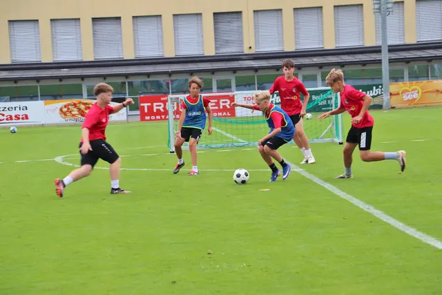 Beim Abschlusstermin traten die Teams unter den WM-Titeln Argentinien, Spanien, Österreich, Frankreich usw. an | Foto: Edith Ertl
